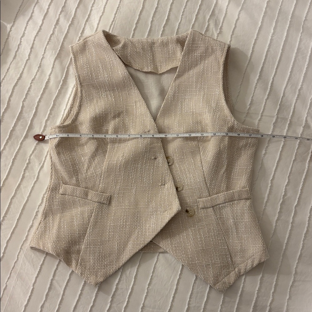 Beige Linen Button-Up Vest - Picture 5 of 6